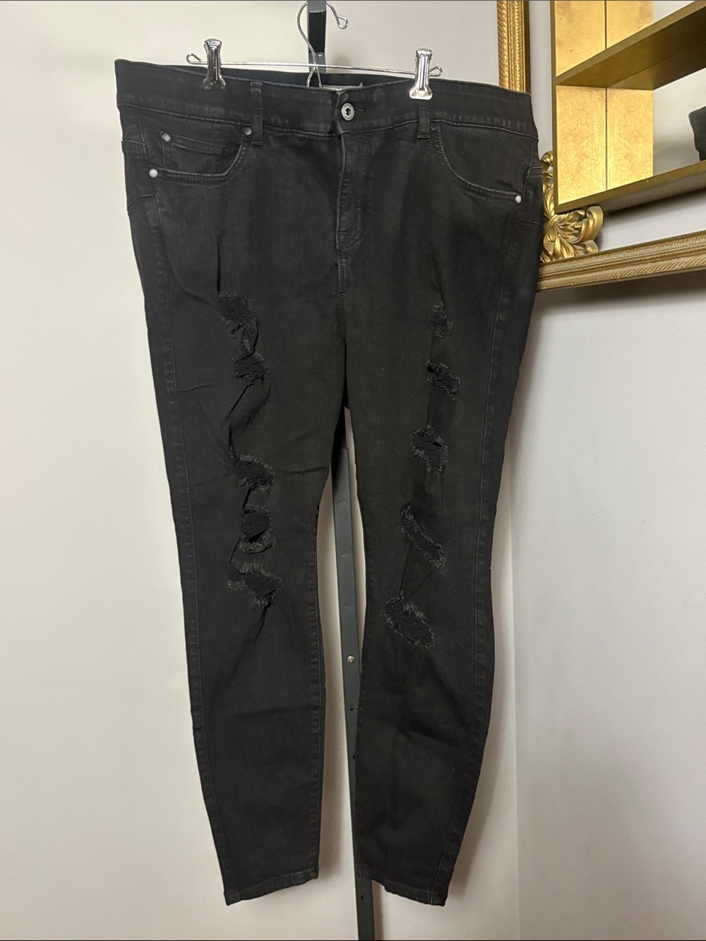 Torrid Size 22 Black Bombshell Skinny Distressed Jeans Premium Stretch